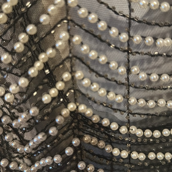 The grey mesh beaded pearl top - Picture 4 of 4